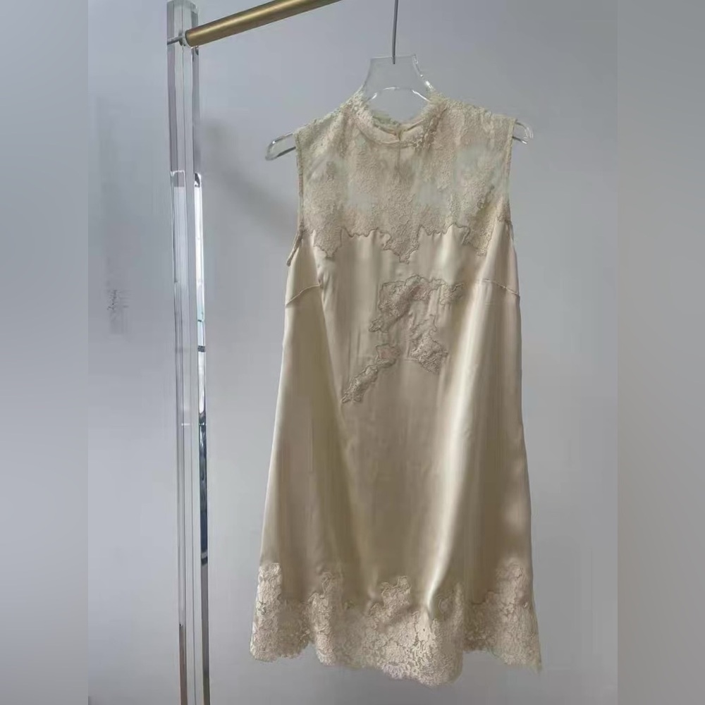 Doen Valeria Lace & Silk Dress - Picture 4 of 6